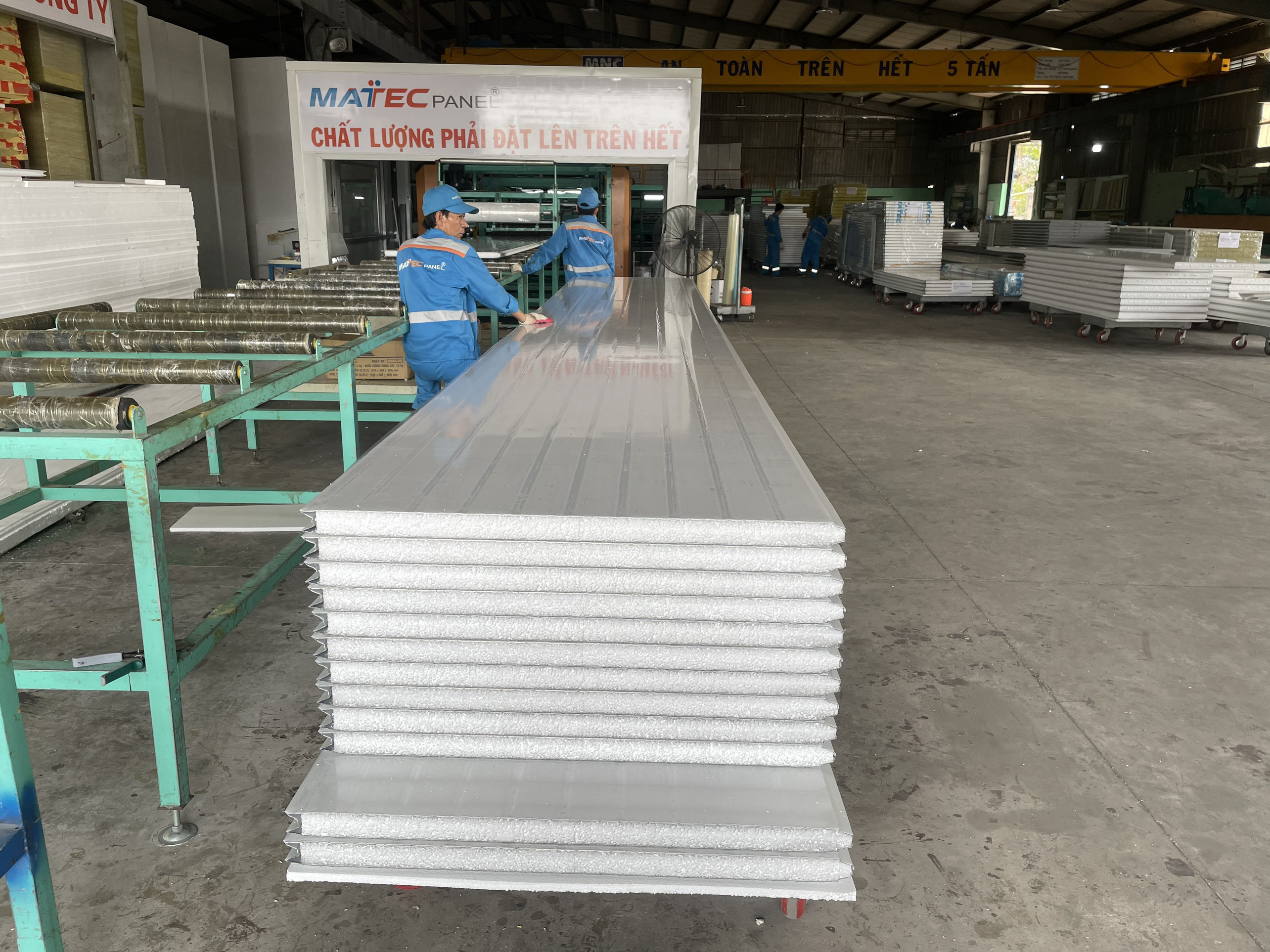 Kích thước tấm panel tại Matec