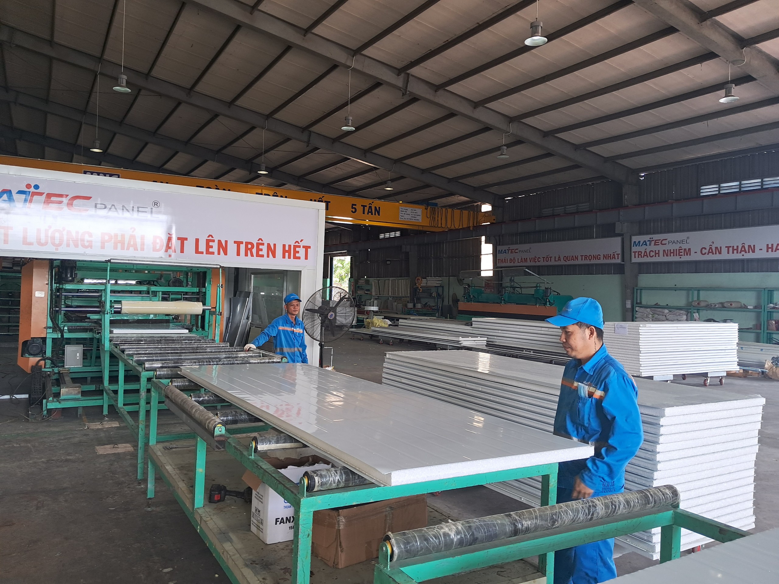 Báo giá tấm panel 5cm tại nhà máy