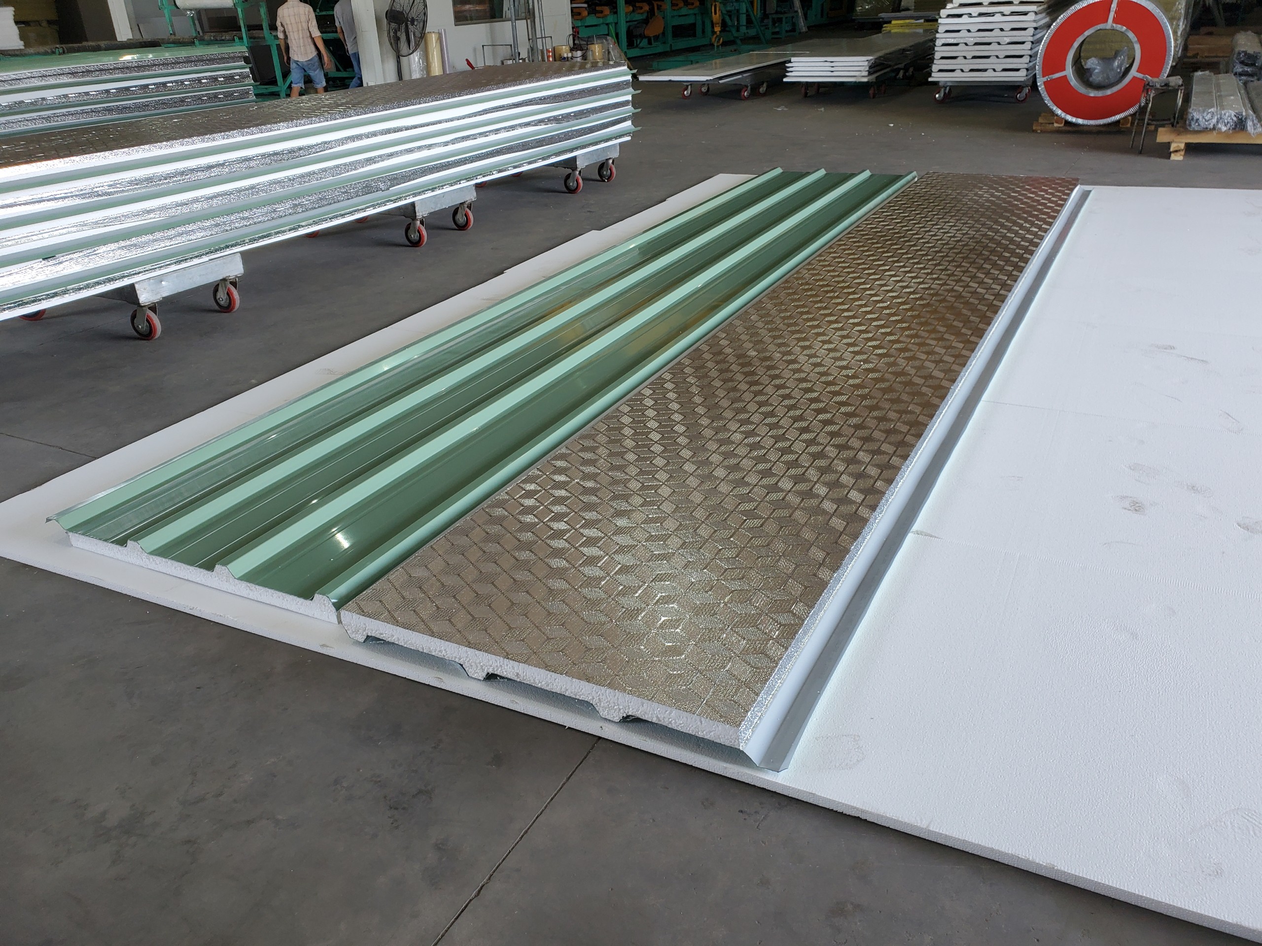 Panel mái tôn xốp giấy bạc giá chỉ từ 125k/m2