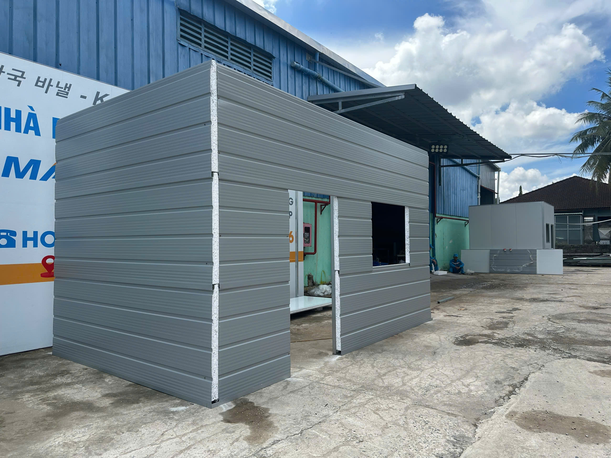 Ốp phụ kiện tôn góc ngoài tường panel
