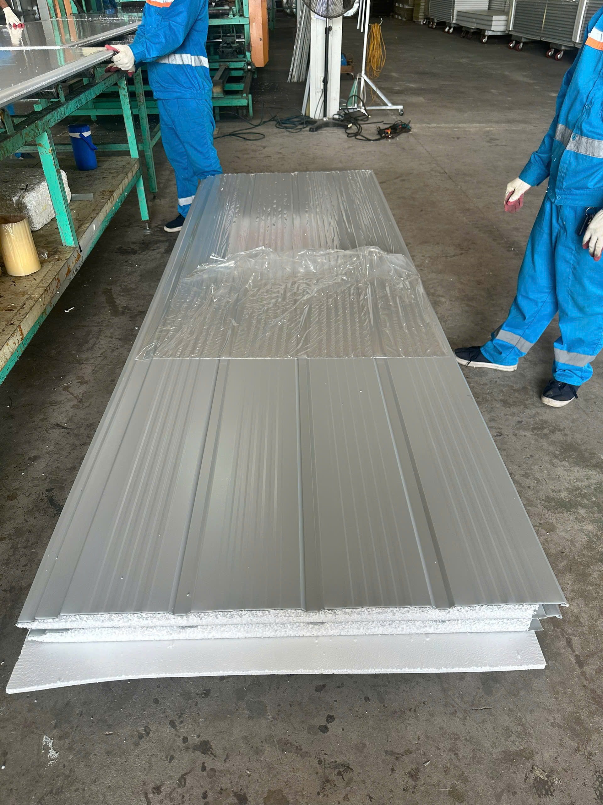 Lắp đặt tường panel ngoài trời cực đơn giản