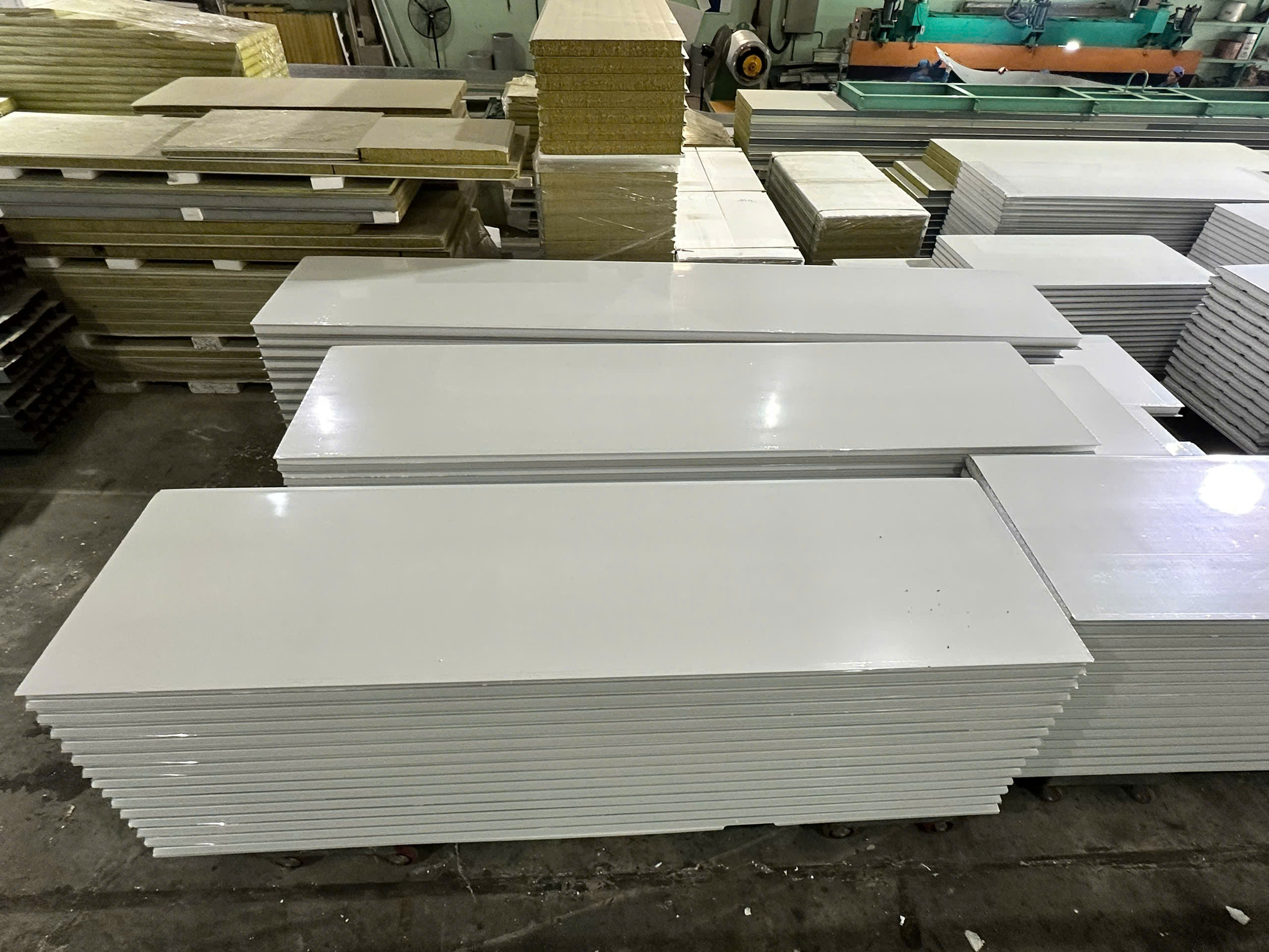 Sản xuất đơn hàng 3000m2 Panel cách nhiệt 5cm